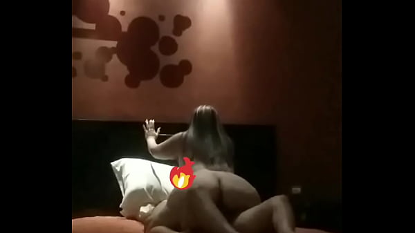 EN EL MOTEL GRITANDO Y DANDO MUCHO.