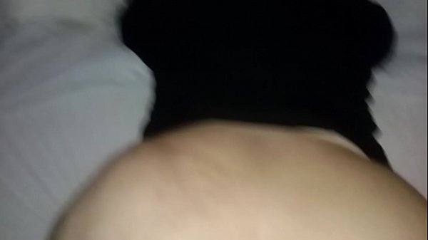 HOMBRE CON GRAN BARRIGA FOLLANDO A ESTA ZORRA