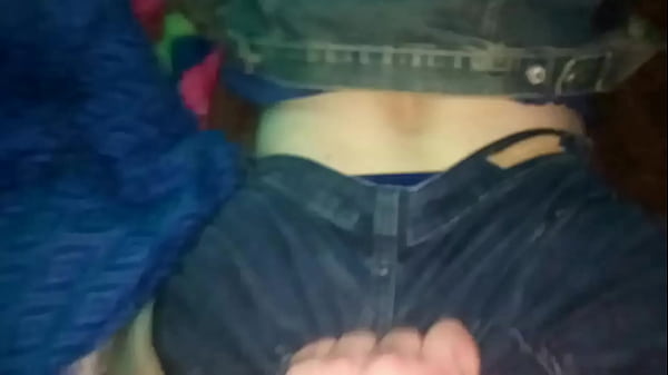 LA CHICA SEXY NO NECESITÓ QUITARSE LA ROPA PARA QUE SU NOVIO SE CORRIERA