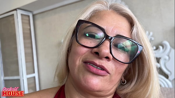 MUJER CASADA ENGAÑA A SU MARIDO CORNUDO CON DOS HOMBRES