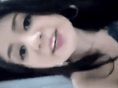 CHICA JOVEN CALIENTE ENVÍA VIDEO TRAVIESO A WHATSAPP
